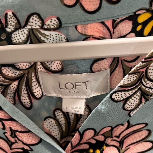 Loft 3/4 Sleeve V-neck, High/Low, Floral Print Women's Top Size Small #321 - Picture 3 of 6